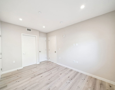 1226 S Bedford Street - Photo Thumbnail 17