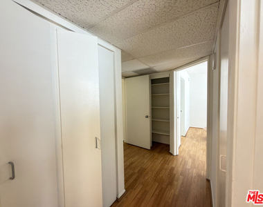 326 S Manhattan Place - Photo Thumbnail 8