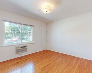 11284 Montana Avenue - Photo Thumbnail 6