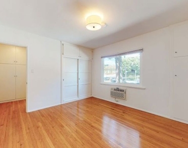 11284 Montana Avenue - Photo Thumbnail 8