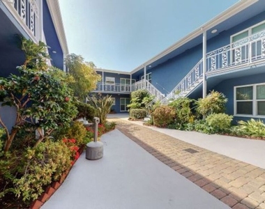 11284 Montana Avenue - Photo Thumbnail 12