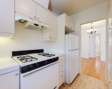 11284 Montana Avenue - Photo Thumbnail 5