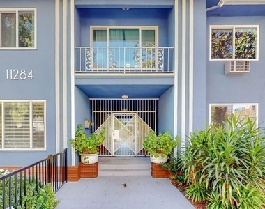 11284 Montana Avenue - Photo Thumbnail 10