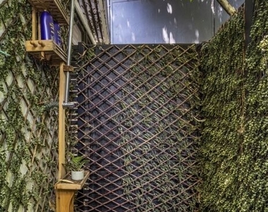 8516 Franklin Avenue - Photo Thumbnail 26