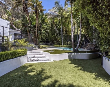 8516 Franklin Avenue - Photo Thumbnail 20
