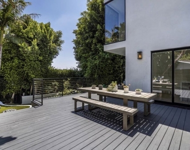 8516 Franklin Avenue - Photo Thumbnail 8