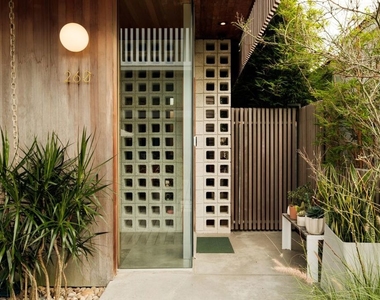 260 31st Street - Photo Thumbnail 1