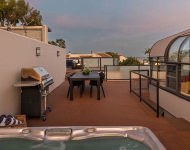 1815 N Crescent Heights Boulevard - Photo Thumbnail 16
