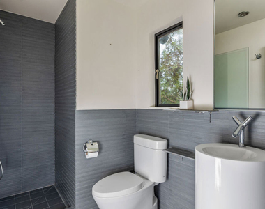 1815 N Crescent Heights Boulevard - Photo Thumbnail 10