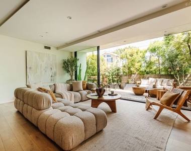 3214 Highland Avenue - Photo Thumbnail 2