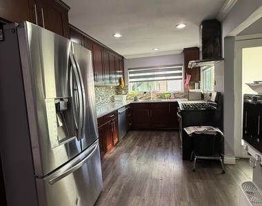 741 Crenshaw Boulevard - Photo Thumbnail 7