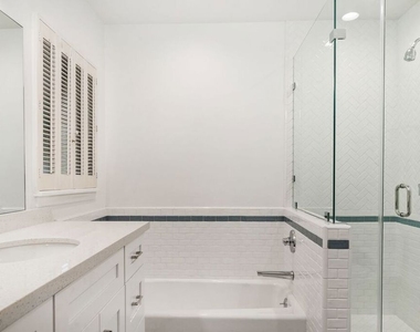 6204 S Corning Avenue - Photo Thumbnail 26