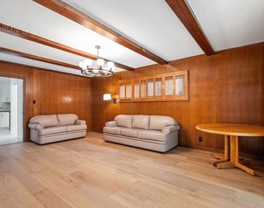6204 S Corning Avenue - Photo Thumbnail 9