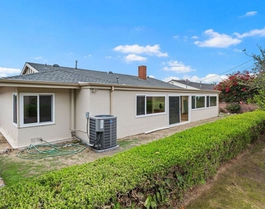 6204 S Corning Avenue - Photo Thumbnail 31