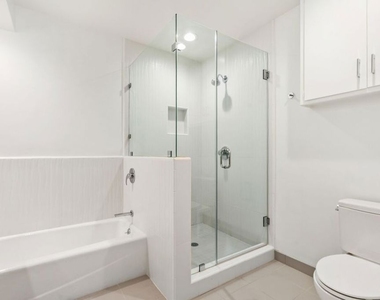 6204 S Corning Avenue - Photo Thumbnail 22