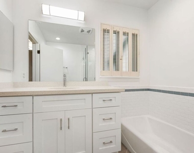 6204 S Corning Avenue - Photo Thumbnail 28