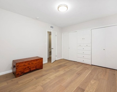 6204 S Corning Avenue - Photo Thumbnail 30