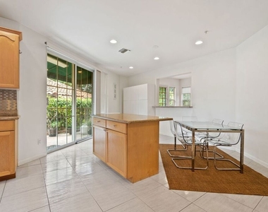 3960 Pennsylvania Avenue - Photo Thumbnail 6