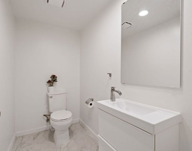 3960 Pennsylvania Avenue - Photo Thumbnail 13