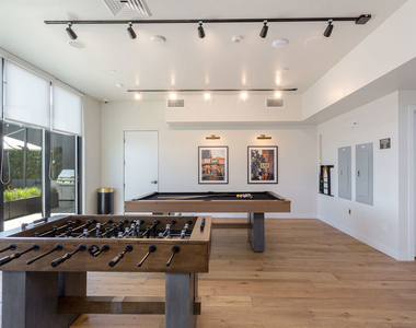 269 S Mariposa Avenue - Photo Thumbnail 12