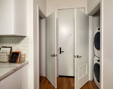 269 S Mariposa Avenue - Photo Thumbnail 23