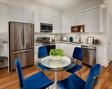 269 S Mariposa Avenue - Photo Thumbnail 18