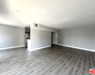 711 Orange Grove Avenue - Photo Thumbnail 3