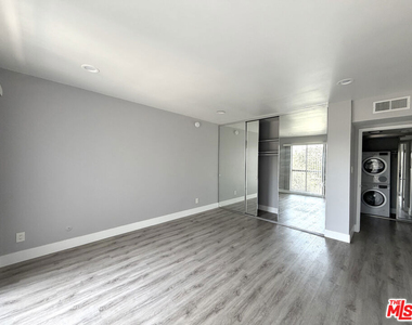 711 Orange Grove Avenue - Photo Thumbnail 10