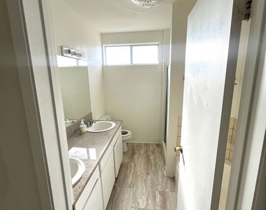 711 Orange Grove Avenue - Photo Thumbnail 9