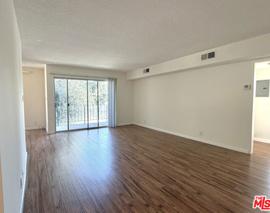 711 Orange Grove Avenue - Photo Thumbnail 3