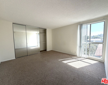 711 Orange Grove Avenue - Photo Thumbnail 8