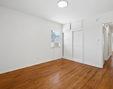 1138 S Sherbourne Drive - Photo Thumbnail 8
