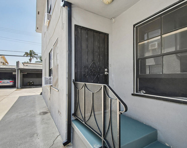 1138 S Sherbourne Drive - Photo Thumbnail 16