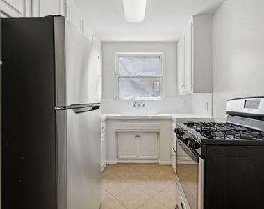 1138 S Sherbourne Drive - Photo Thumbnail 5