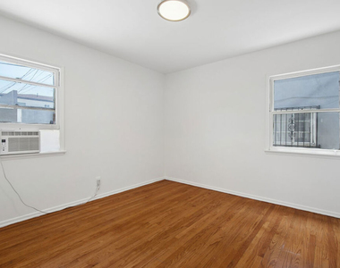 1138 S Sherbourne Drive - Photo Thumbnail 12