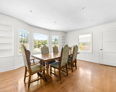 2411 St George Street - Photo Thumbnail 11