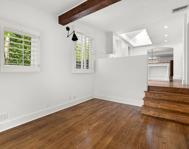 521 Westbourne Drive - Photo Thumbnail 9