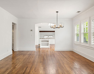 521 Westbourne Drive - Photo Thumbnail 3