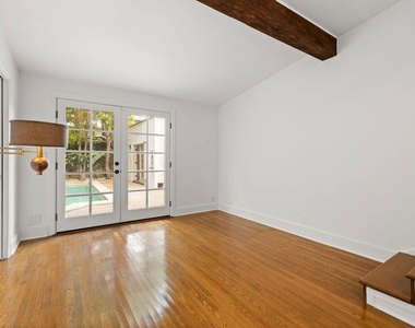 521 Westbourne Drive - Photo Thumbnail 8