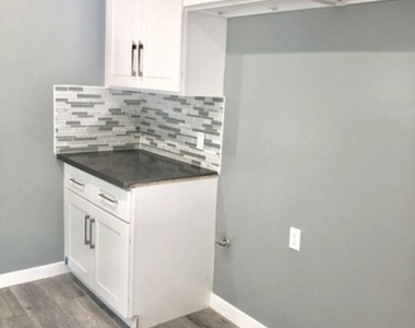 815 S Sherbourne Drive - Photo Thumbnail 10