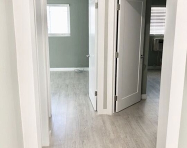 815 S Sherbourne Drive - Photo Thumbnail 7