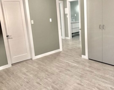 815 S Sherbourne Drive - Photo Thumbnail 14