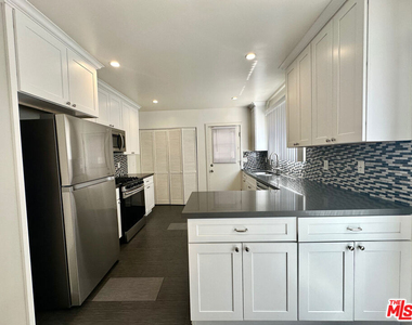 1155 Horn Avenue - Photo Thumbnail 2