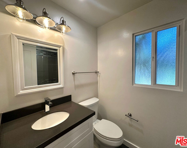 1155 Horn Avenue - Photo Thumbnail 6
