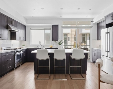 1400 N Fuller Avenue - Photo Thumbnail 7