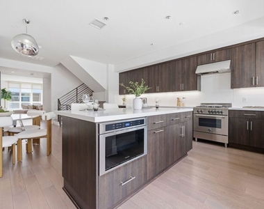1400 N Fuller Avenue - Photo Thumbnail 12
