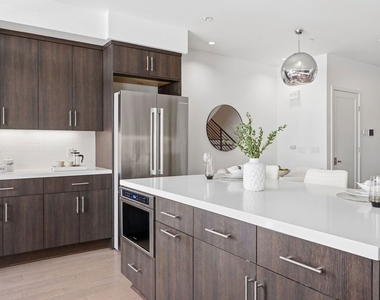 1400 N Fuller Avenue - Photo Thumbnail 9