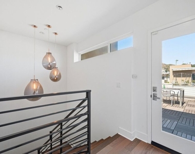 1400 N Fuller Avenue - Photo Thumbnail 36