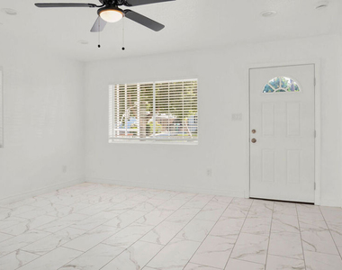 2239 W Lincoln Street - Photo Thumbnail 5