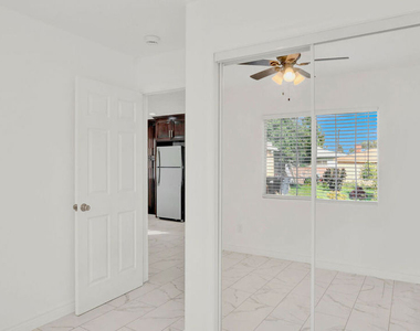 2239 W Lincoln Street - Photo Thumbnail 20